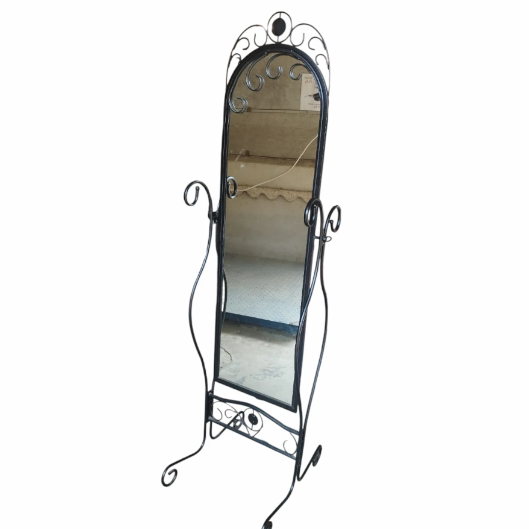 Miroirsurpied04082026